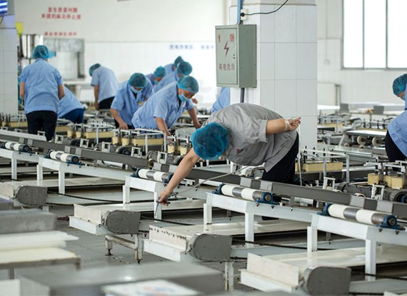 用技術赢得市場、以服務赢得客戶、用誠信赢得口碑