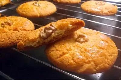 一滴淚，一個硬漢，一個桃酥...